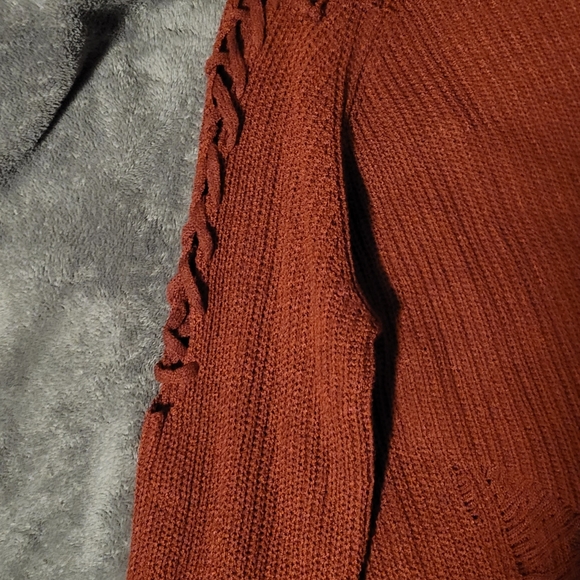 Sweater - Picture 4 of 6